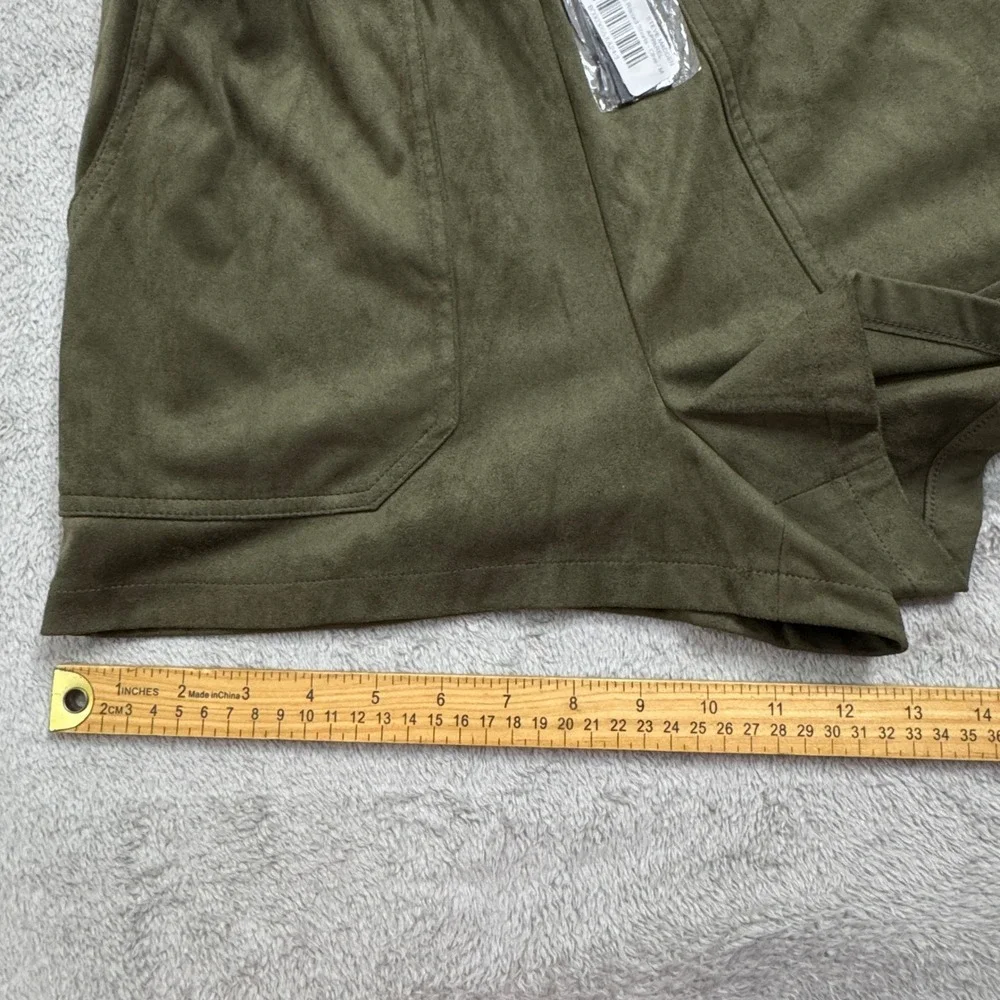 Steve‎ Madden Shorts NWT Women's Tagged Size Medium Green Elastic Waist